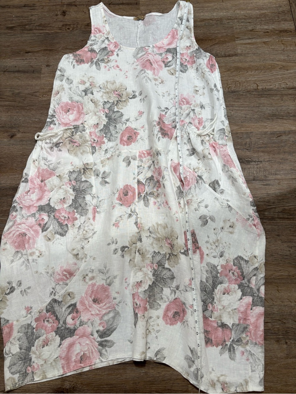 Floral Sleeveless Linen Dress in Light Pink by - Picture 9 of 10